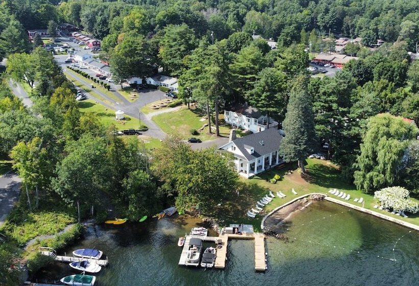 בית מלון כפרי The Villas On Lake George