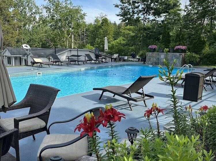 בית מלון כפרי The Villas On Lake George