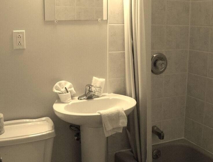 בית מלון כפרי The Villas On Lake George