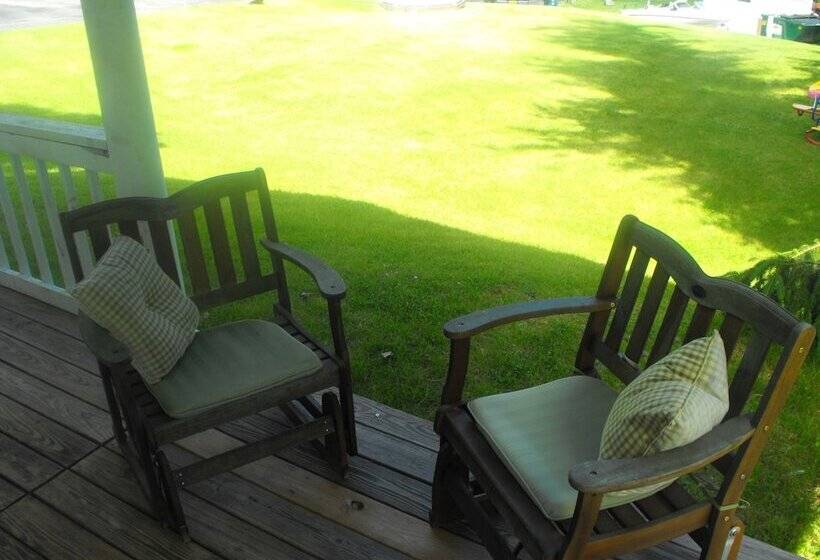 בית מלון כפרי The Villas On Lake George