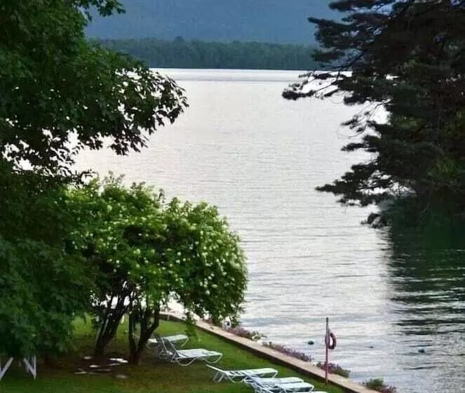 ホテル The Villas On Lake George