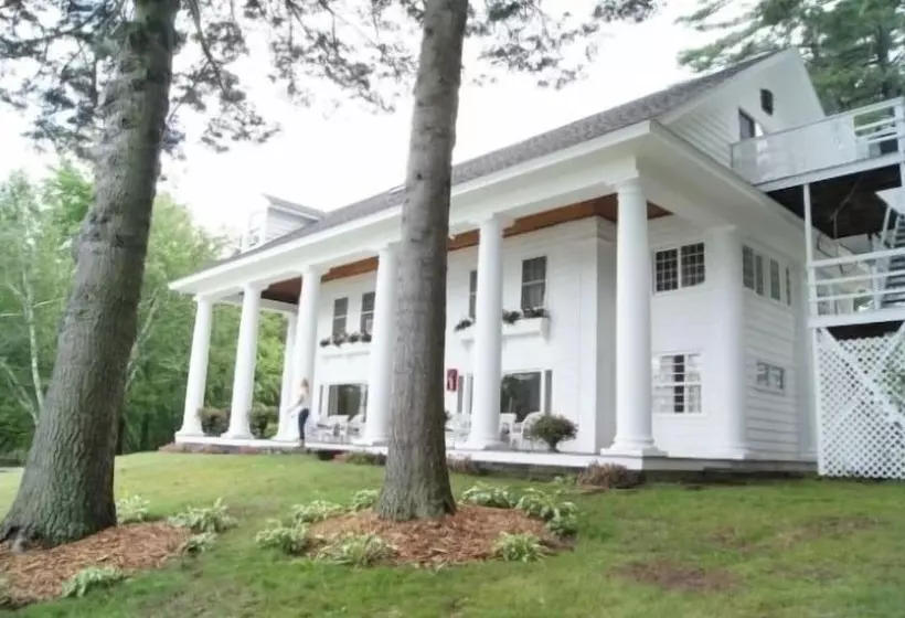 ホテル The Villas On Lake George