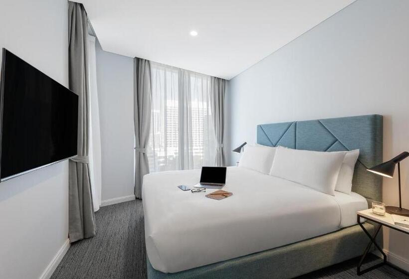 Meriton Suites Surfers Paradise