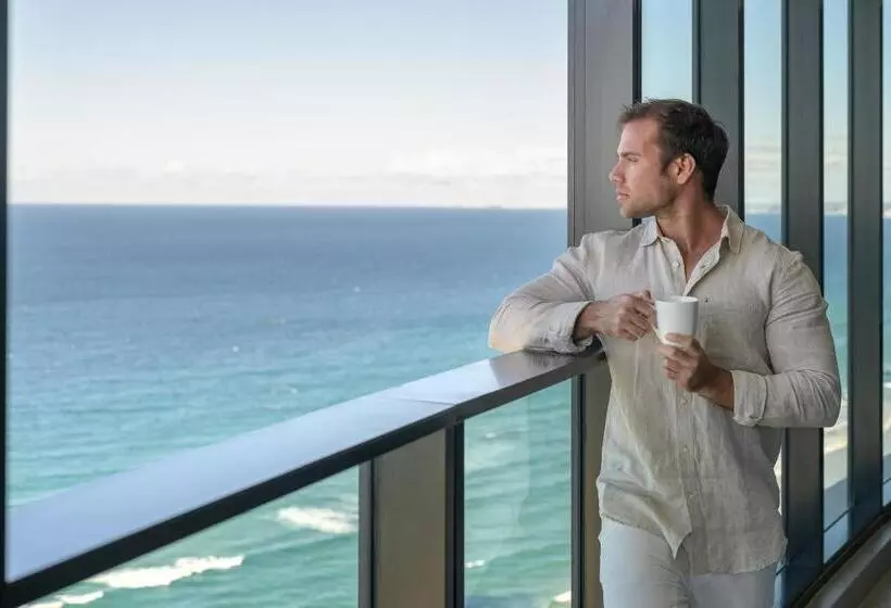 Meriton Suites Surfers Paradise