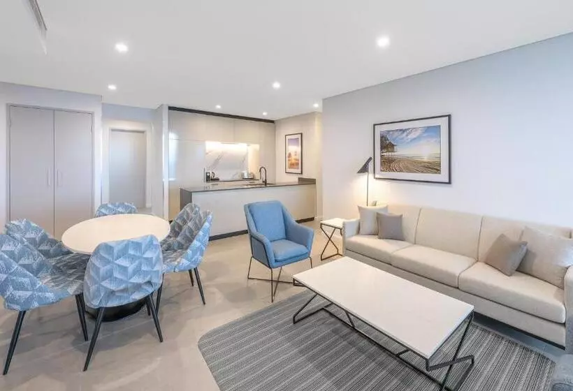 Meriton Suites Surfers Paradise