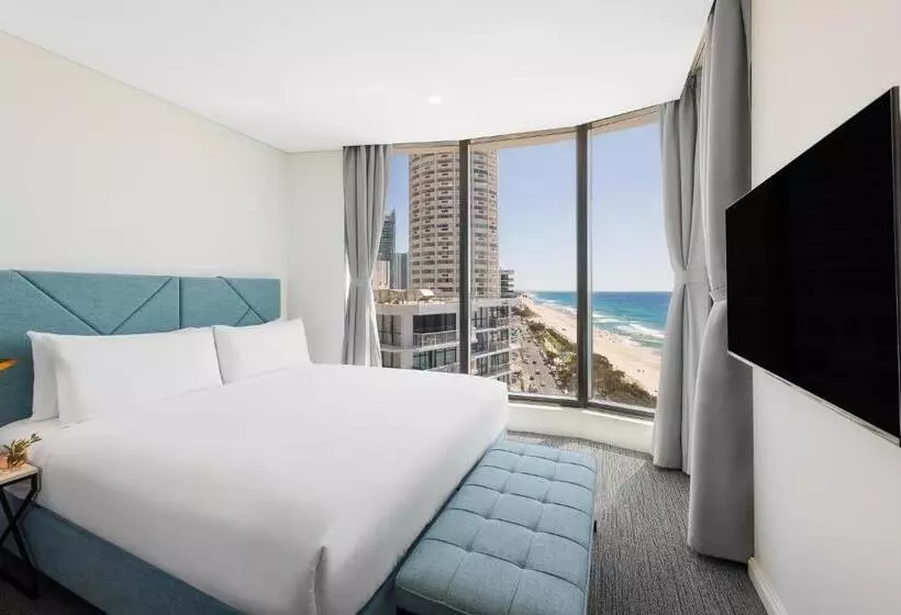 Meriton Suites Surfers Paradise