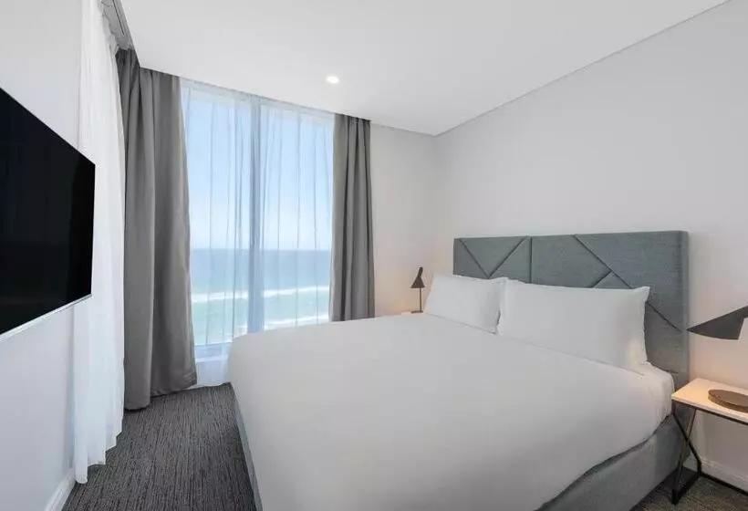 Meriton Suites Surfers Paradise