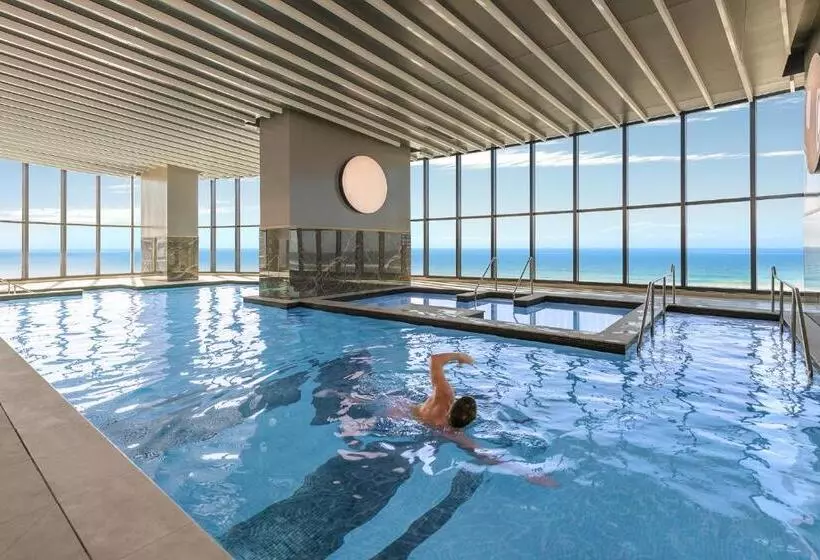 Meriton Suites Surfers Paradise