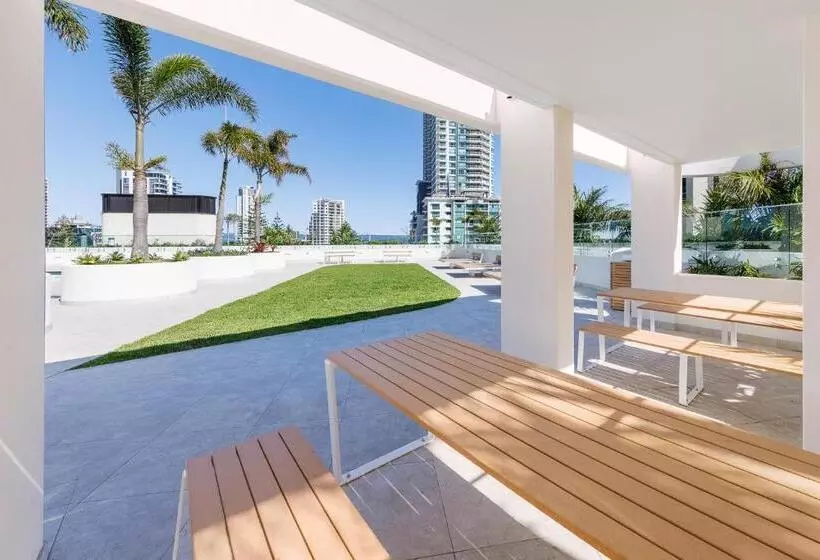 Meriton Suites Surfers Paradise