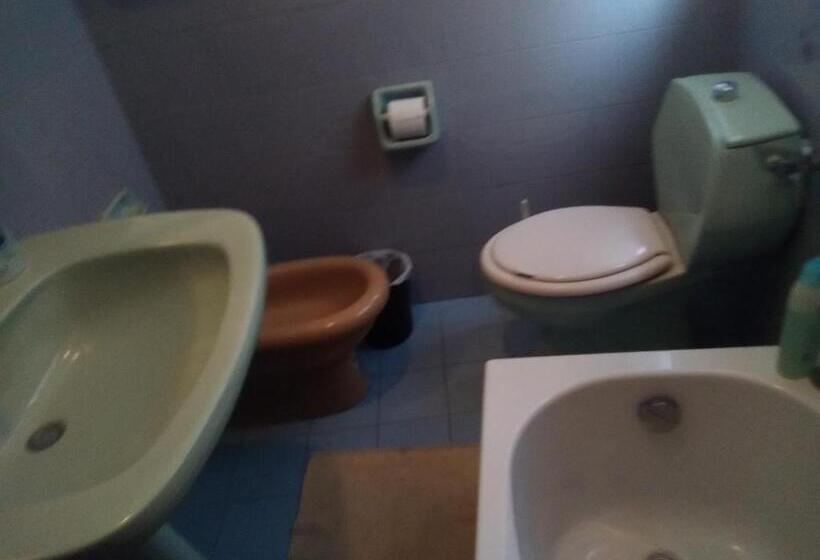 پانسیون Room In Guest Room  Large Triple Room For Max 3 People