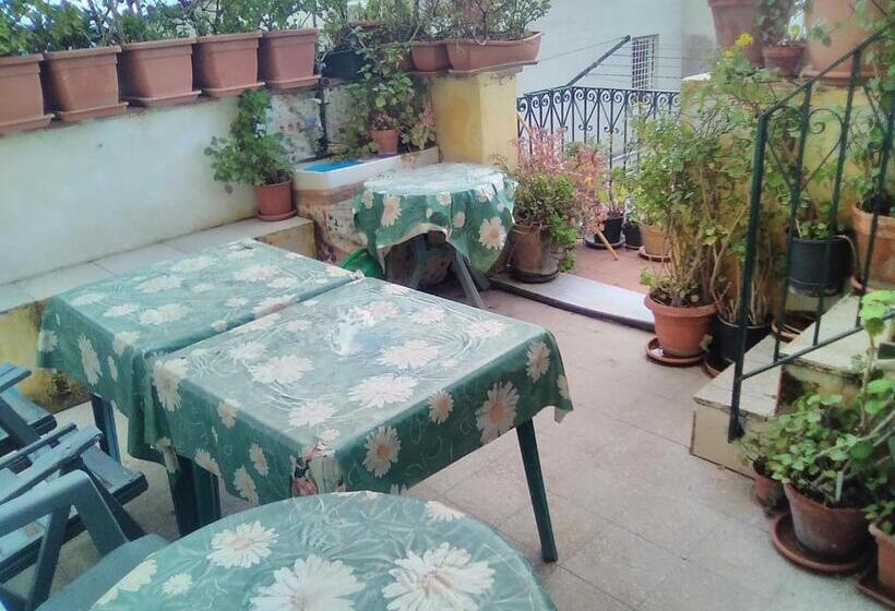 پانسیون Room In Guest Room  Large Triple Room For Max 3 People