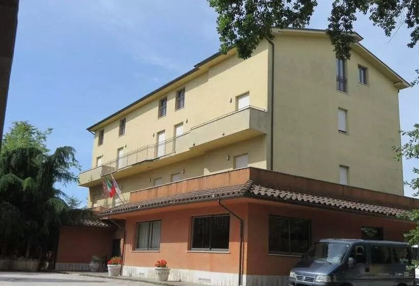 Aamiaismajoitus (B&B) Settecolli Sport Hostel   Triple Room 106