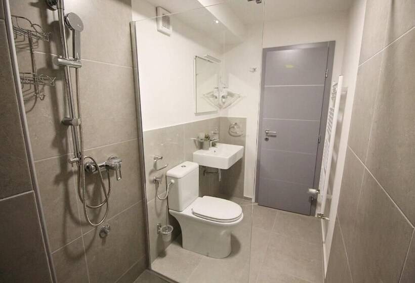 פנסיון Alessio Premium Rooms