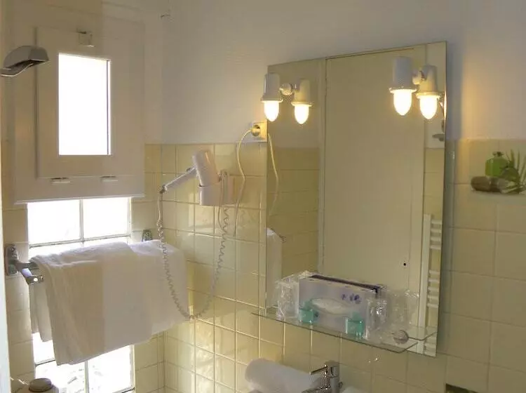 ホテル Anglade Hôtel
