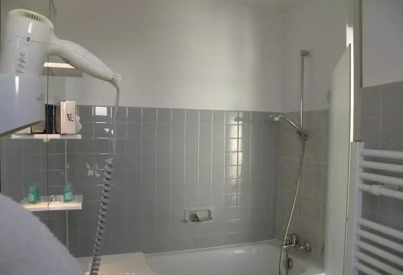 ホテル Anglade Hôtel