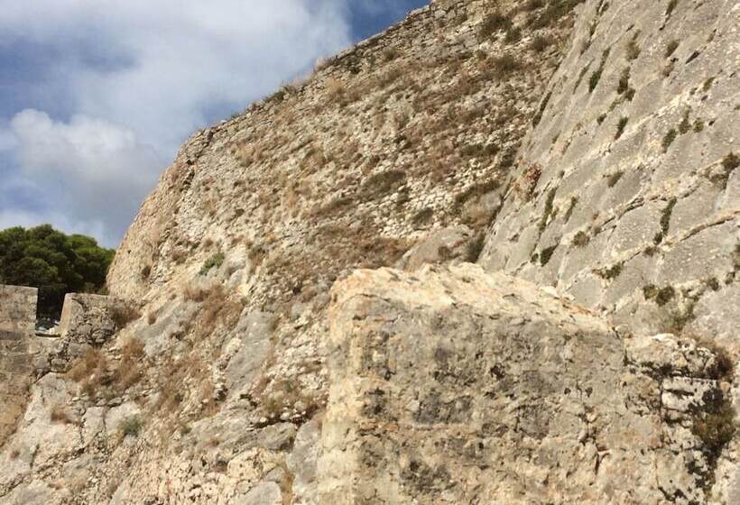 Kalypso Studios & Apartments