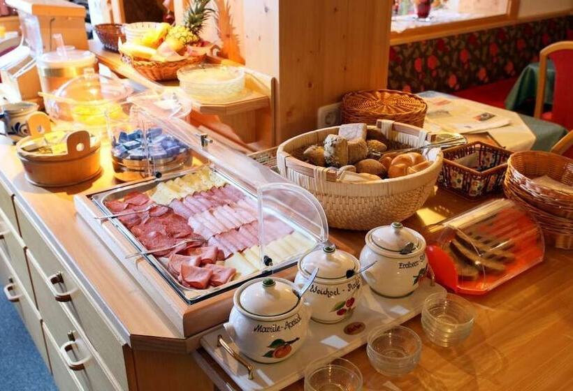 مبيت وإفطار Frühstückspension Tannenhof