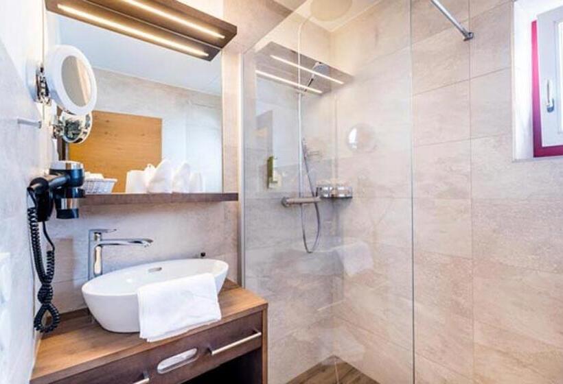 בית מלון כפרי Alpenland