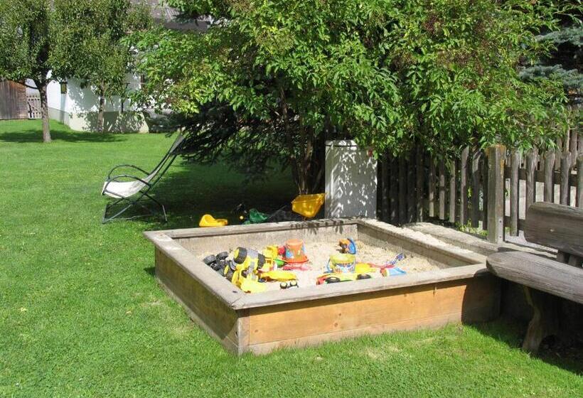 בית מלון כפרי Augarten