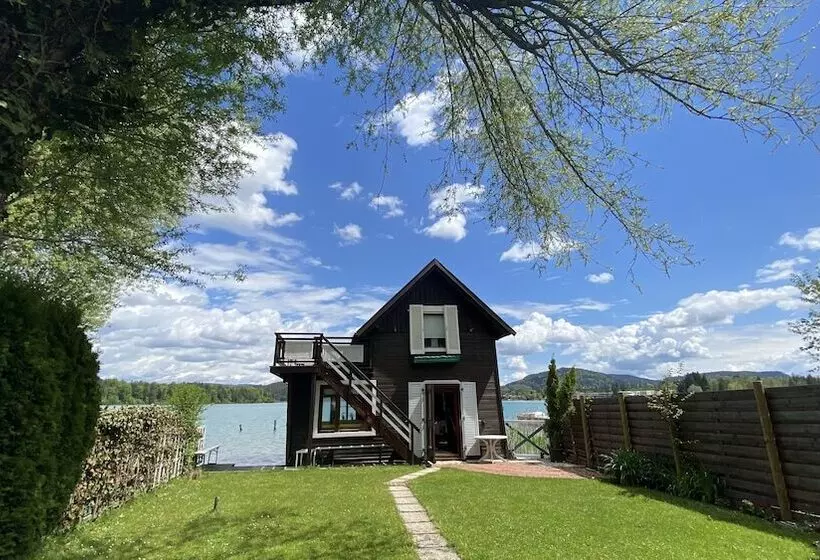 Отель Dietrichsteinerhof Apartments & Rooms