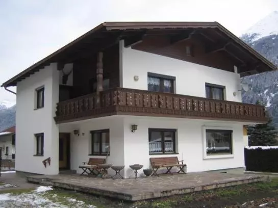 Elmer, Appartement