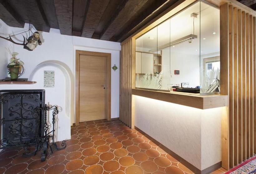 בית מלון כפרי Gasthof Kristall   Themenfrühstück