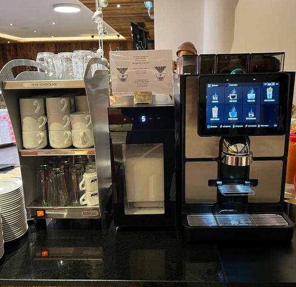 בית מלון כפרי Gasthof Kristall   Themenfrühstück