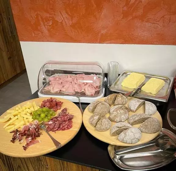 فندق Gasthof Kristall   Themenfrühstück