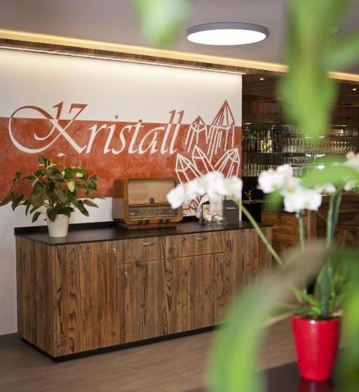 בית מלון כפרי Gasthof Kristall   Themenfrühstück