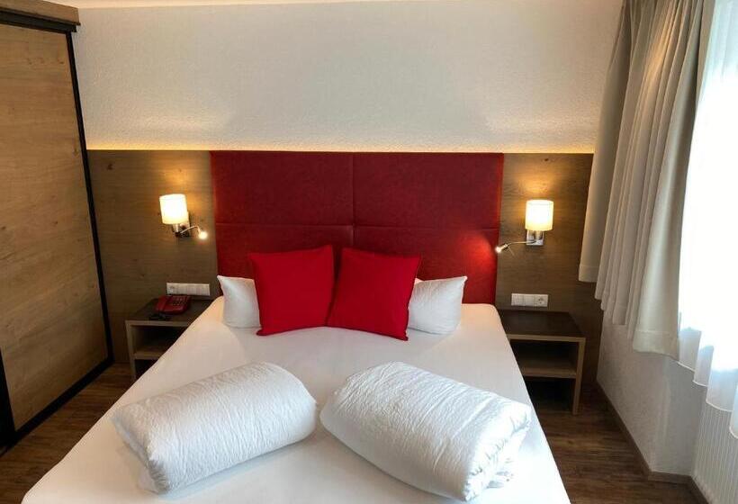 בית מלון כפרי Gasthof Kristall   Themenfrühstück