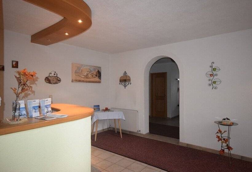 בית מלון כפרי Haus Romana