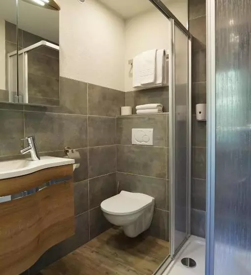 ホテル Pension Tyrol