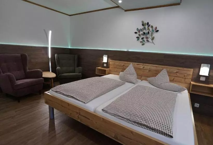 ホテル Pension Tyrol