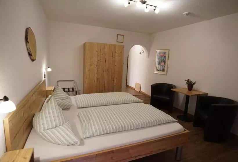 ホテル Pension Tyrol