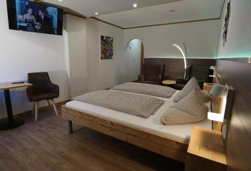 ホテル Pension Tyrol