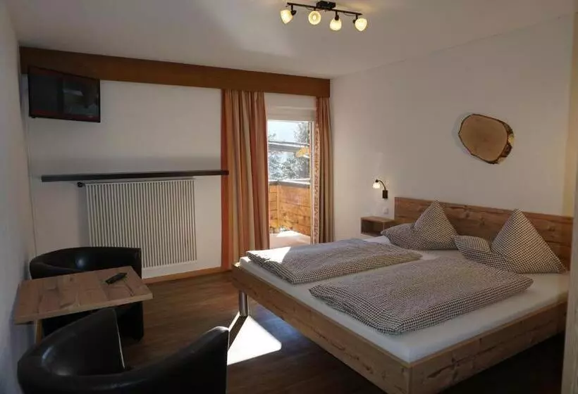 ホテル Pension Tyrol