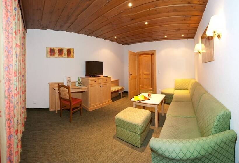 Schi  Und Wanderhotel Berghof