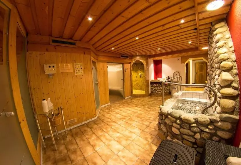 Schi  Und Wanderhotel Berghof