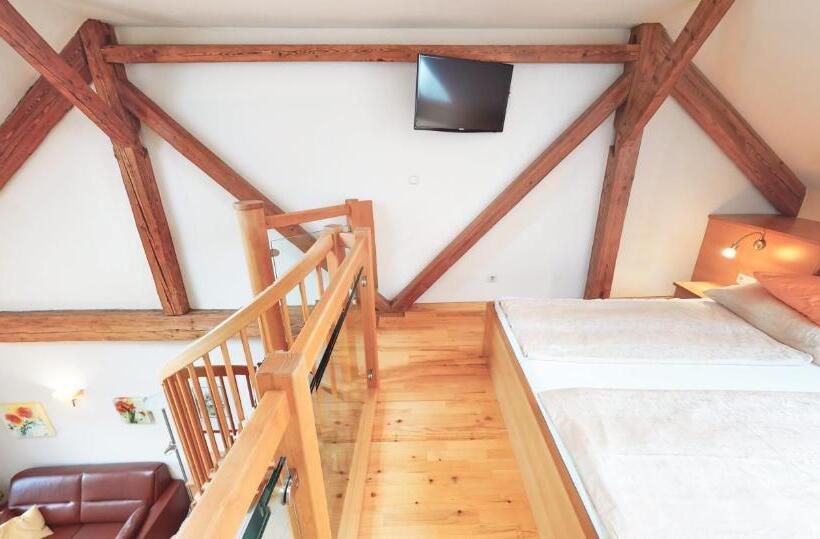 Bed and Breakfast Bauernhofpension Herzog Zu Laah