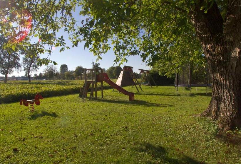 Bed and Breakfast Bauernhofpension Herzog Zu Laah