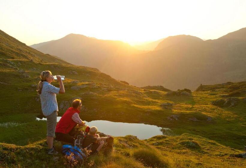 ベッドアンドブレックファースト Garni Sonnblick