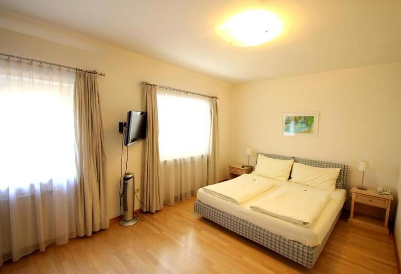 فندق Carinthia Stadt