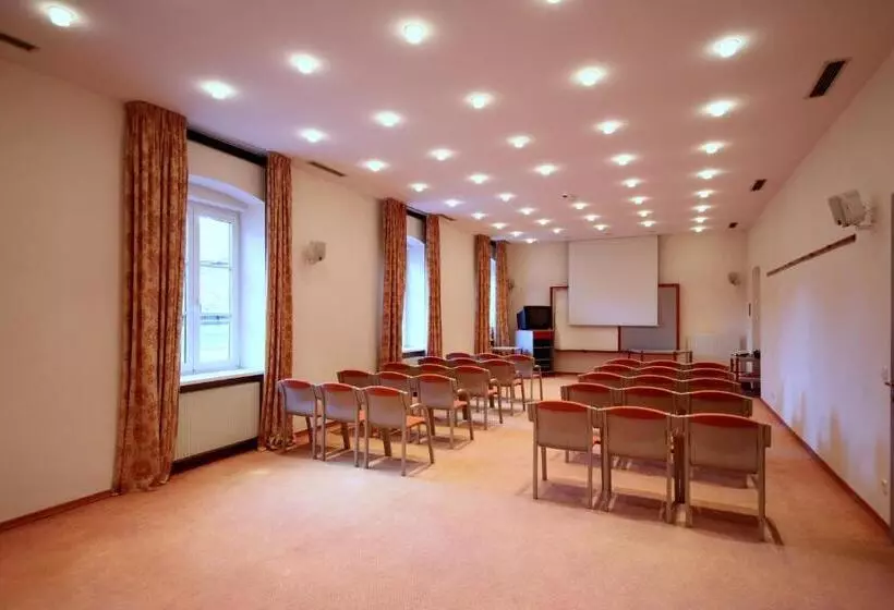 酒店 Carinthia Stadt