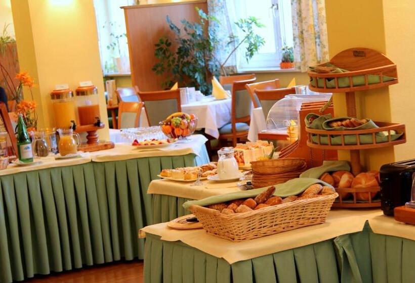 فندق Carinthia Stadt