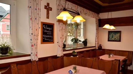 ベッドアンドブレックファースト Gasthof Pension Kirchenwirt