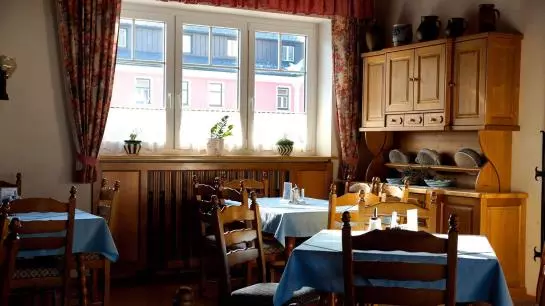 ベッドアンドブレックファースト Gasthof Pension Kirchenwirt