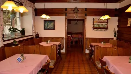ベッドアンドブレックファースト Gasthof Pension Kirchenwirt