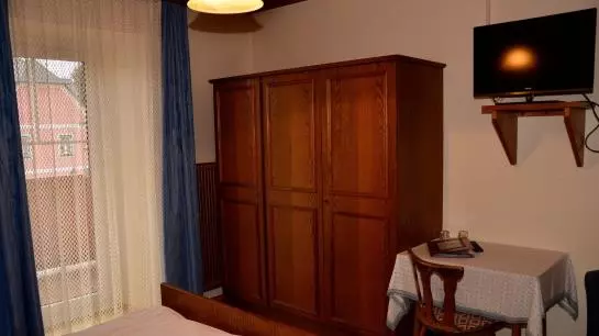 ベッドアンドブレックファースト Gasthof Pension Kirchenwirt