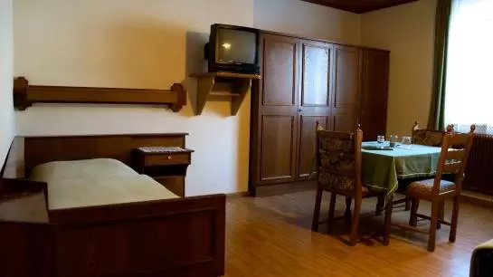 ベッドアンドブレックファースト Gasthof Pension Kirchenwirt