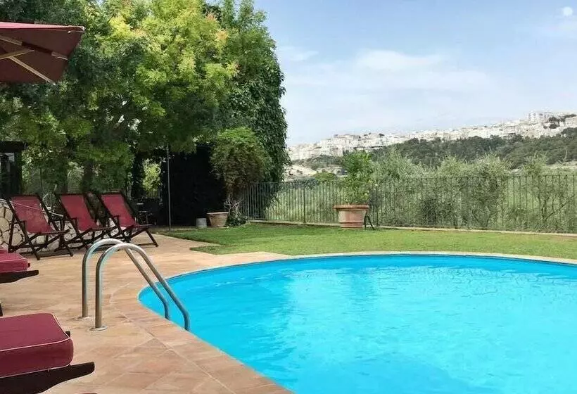 Отель Masseria La Chiusa Delle More